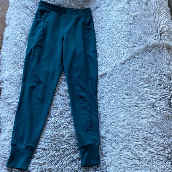 Fabletics Mila Cold Weather Joggers Size XS - Picture 5 of 6